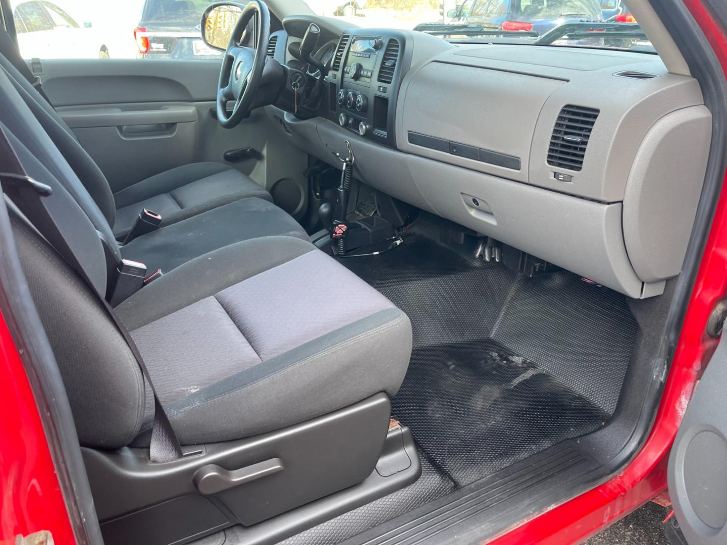 2011 Red /Black Chevrolet Silverado 2500HD Work Truck Long Box 4WD (1GC0KVCG8BF) with an 6.0L V8 OHV 16V FFV engine, 6-Speed Automatic transmission, located at 547 E. Main St., Orwell, OH, 44076, (440) 437-5893, 41.535435, -80.847855 - Photo#29